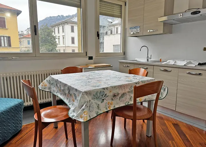 Casa Aurora Centre アパート コモ