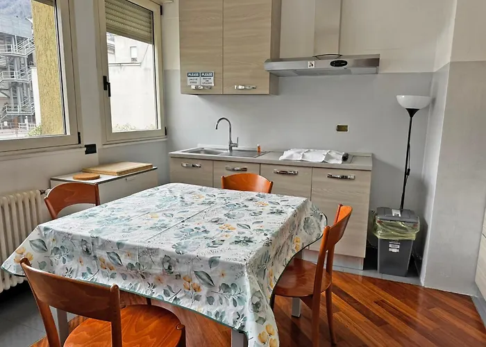 Casa Aurora Centre Como